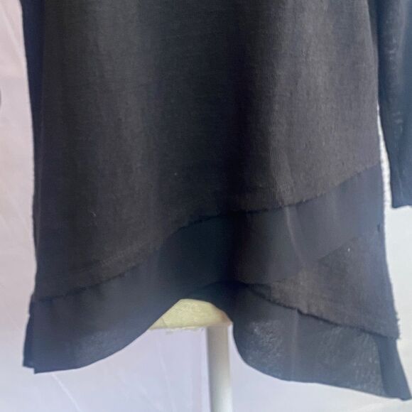 Skies Are Blue Knit 3/4 Length Tee w/ Asymmetrical Front Details•Large•Black - Picture 8 of 8